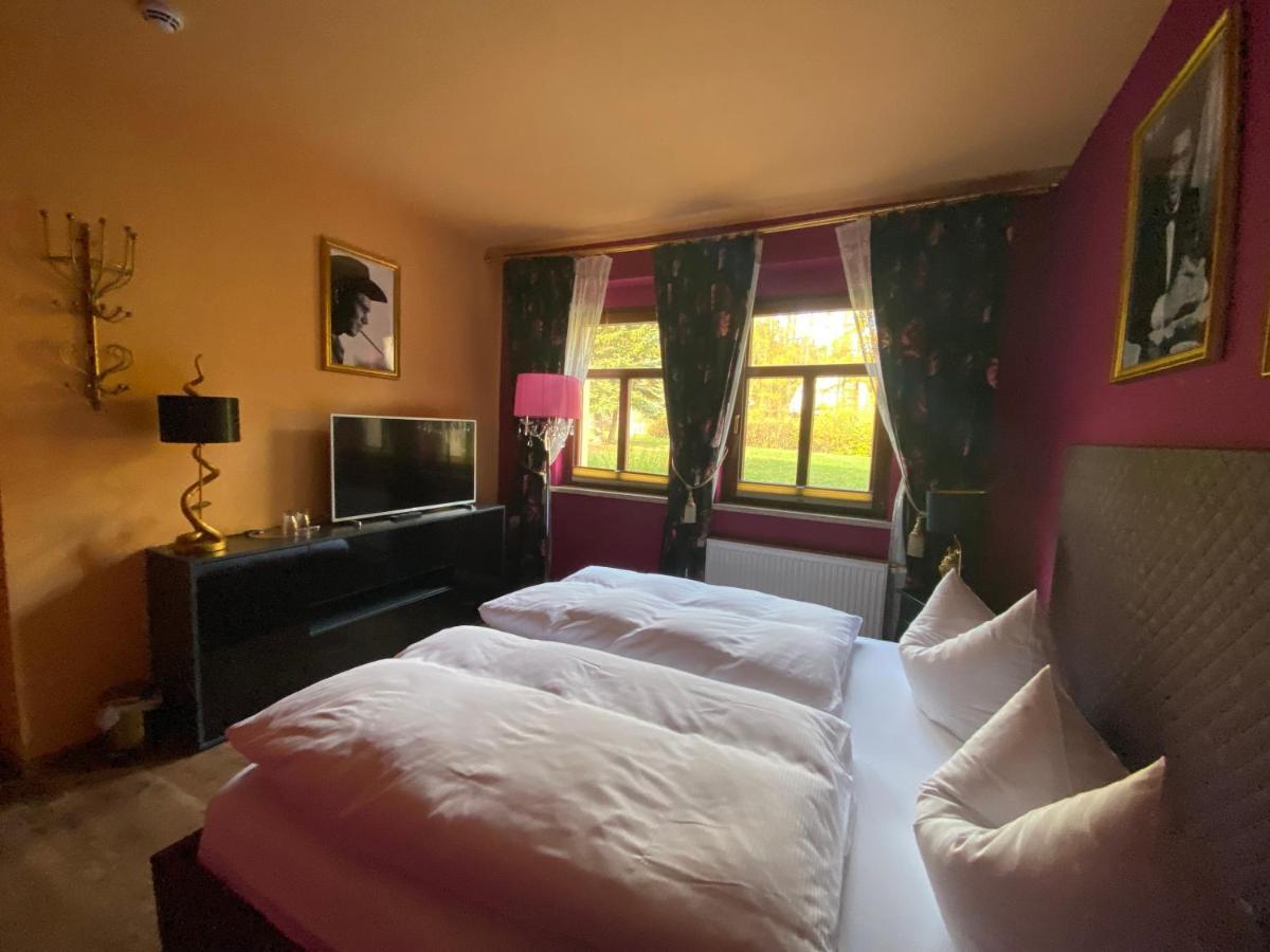 Riverdam Boutique Hotel 일메나우 외부 사진