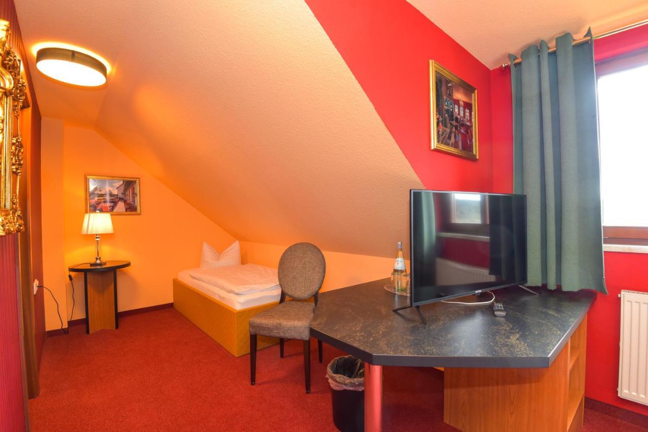 Riverdam Boutique Hotel 일메나우 외부 사진